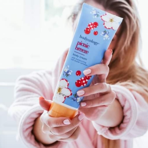 🆕️❣LAST 1❣ "PICNIC BREEZE" BODYCOLOGY BODY WASH SET~ FREE BODY PUFF - Picture 7 of 7